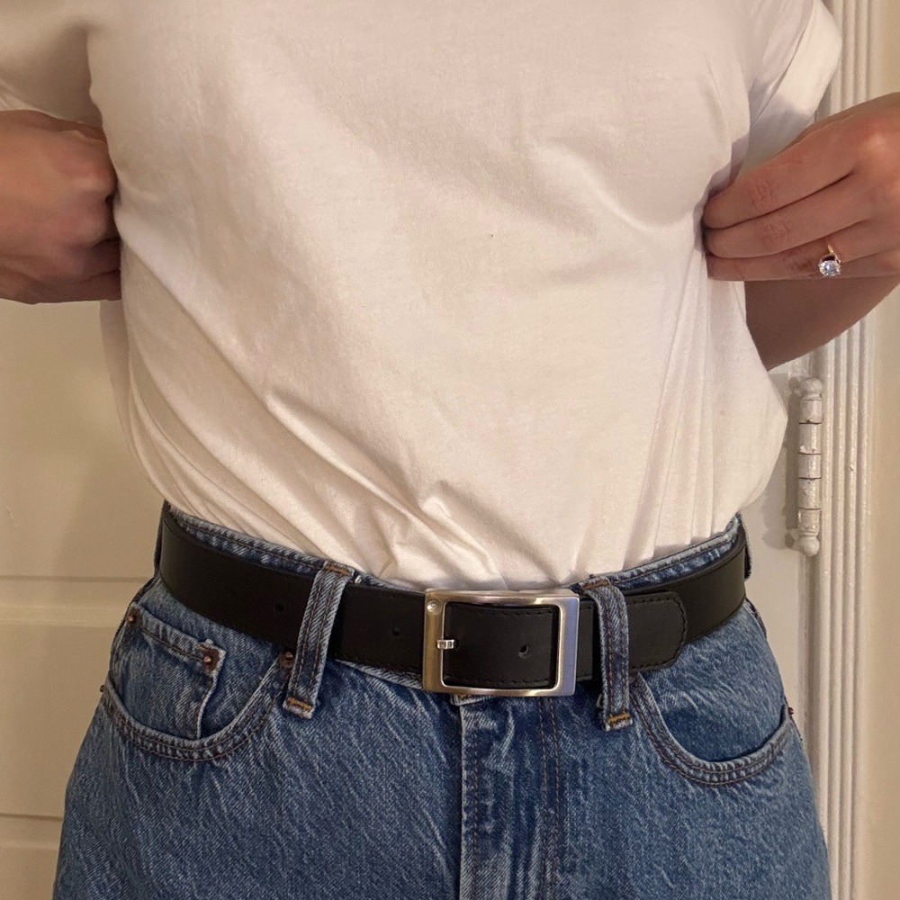 Nike Reversible Black and White Leather Belt with Silver Buckle xs